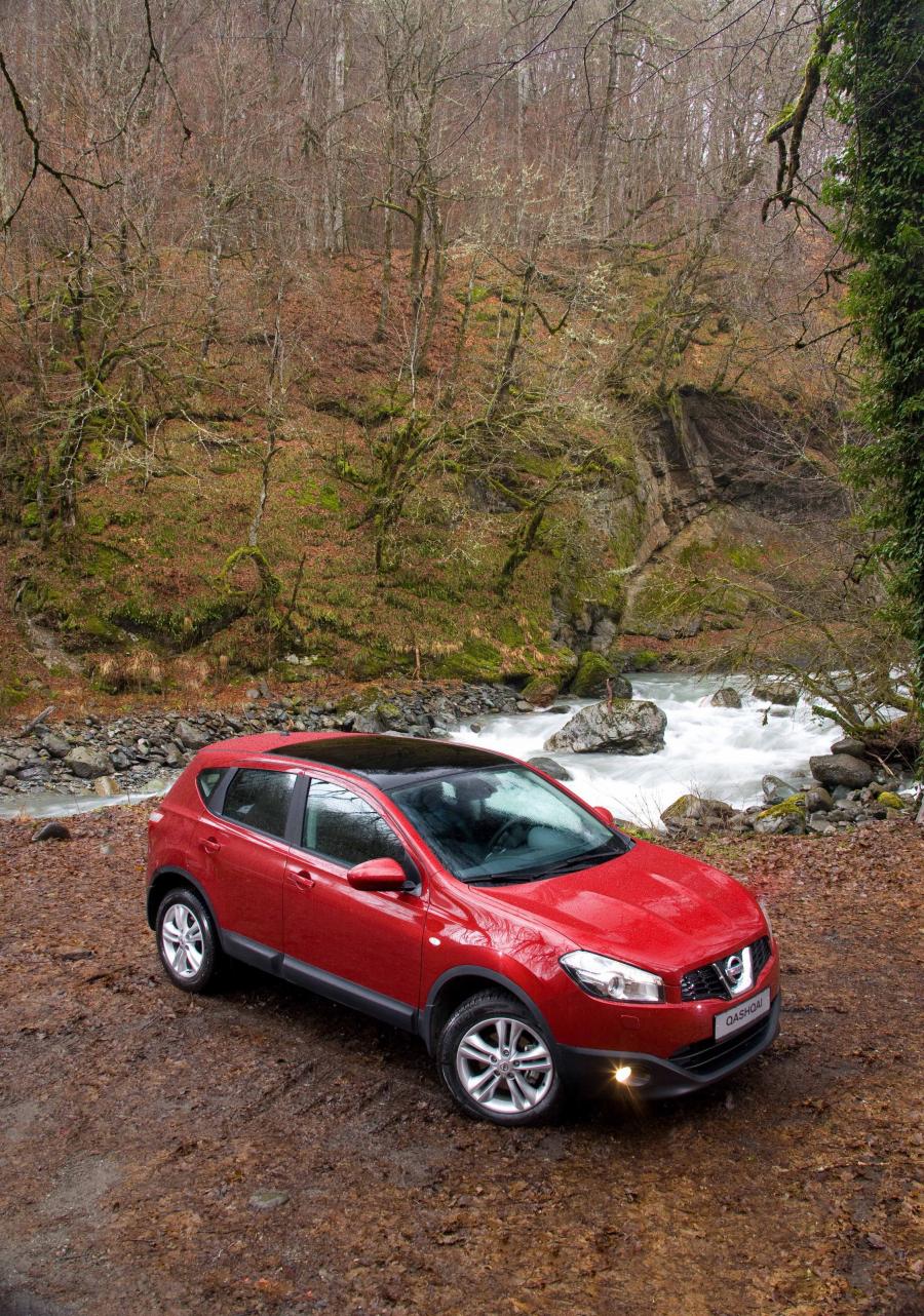  Nissan Qashqai 2010 года  (фото 38 из 204)